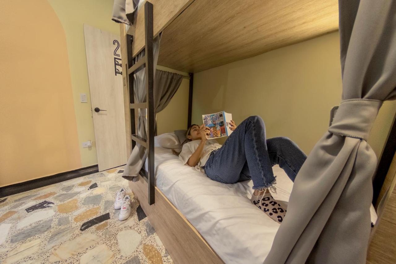 Ventiuna Hotel Y Coliving Перейра Экстерьер фото